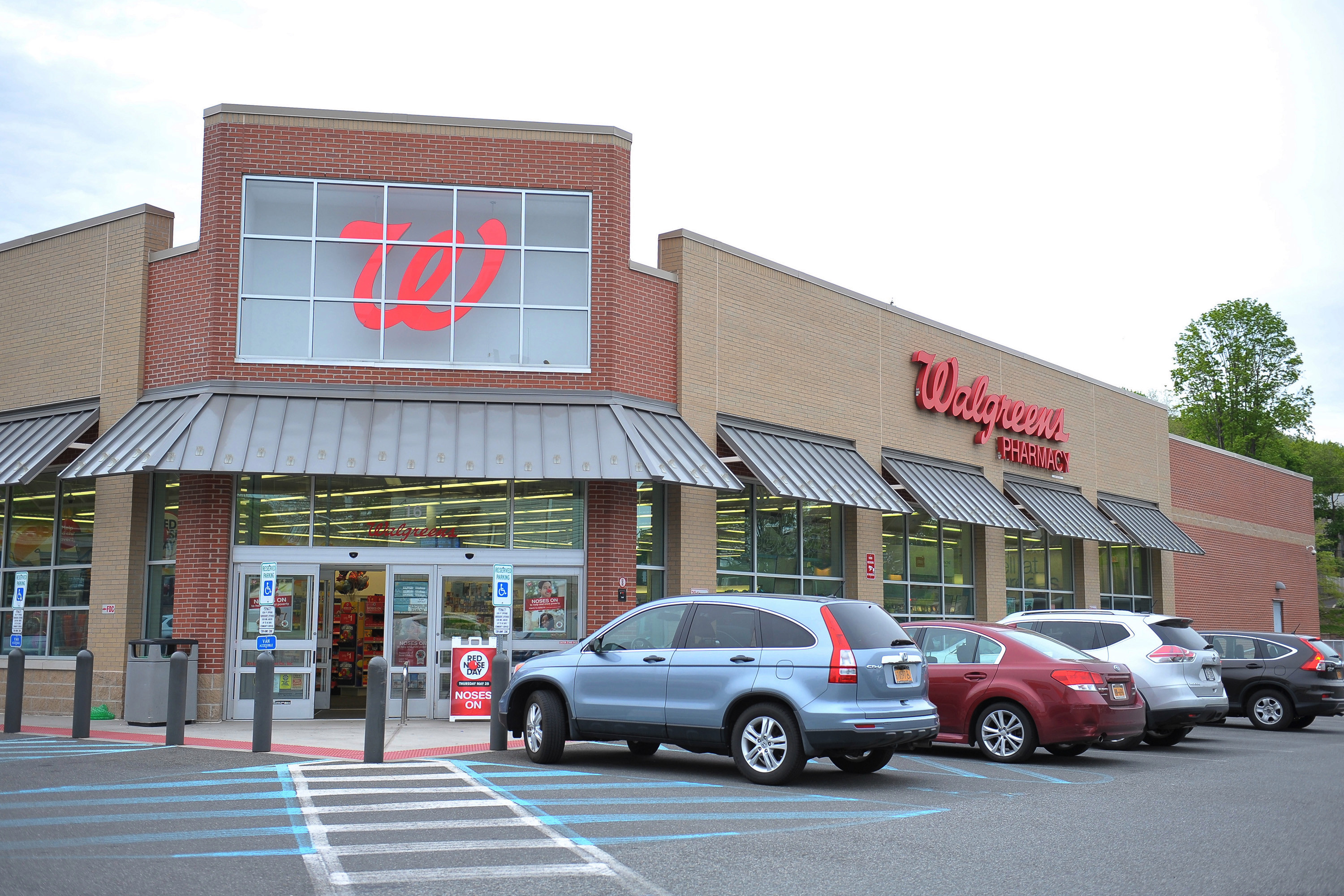 Walgreens On Taft 87 - nxmjxzw