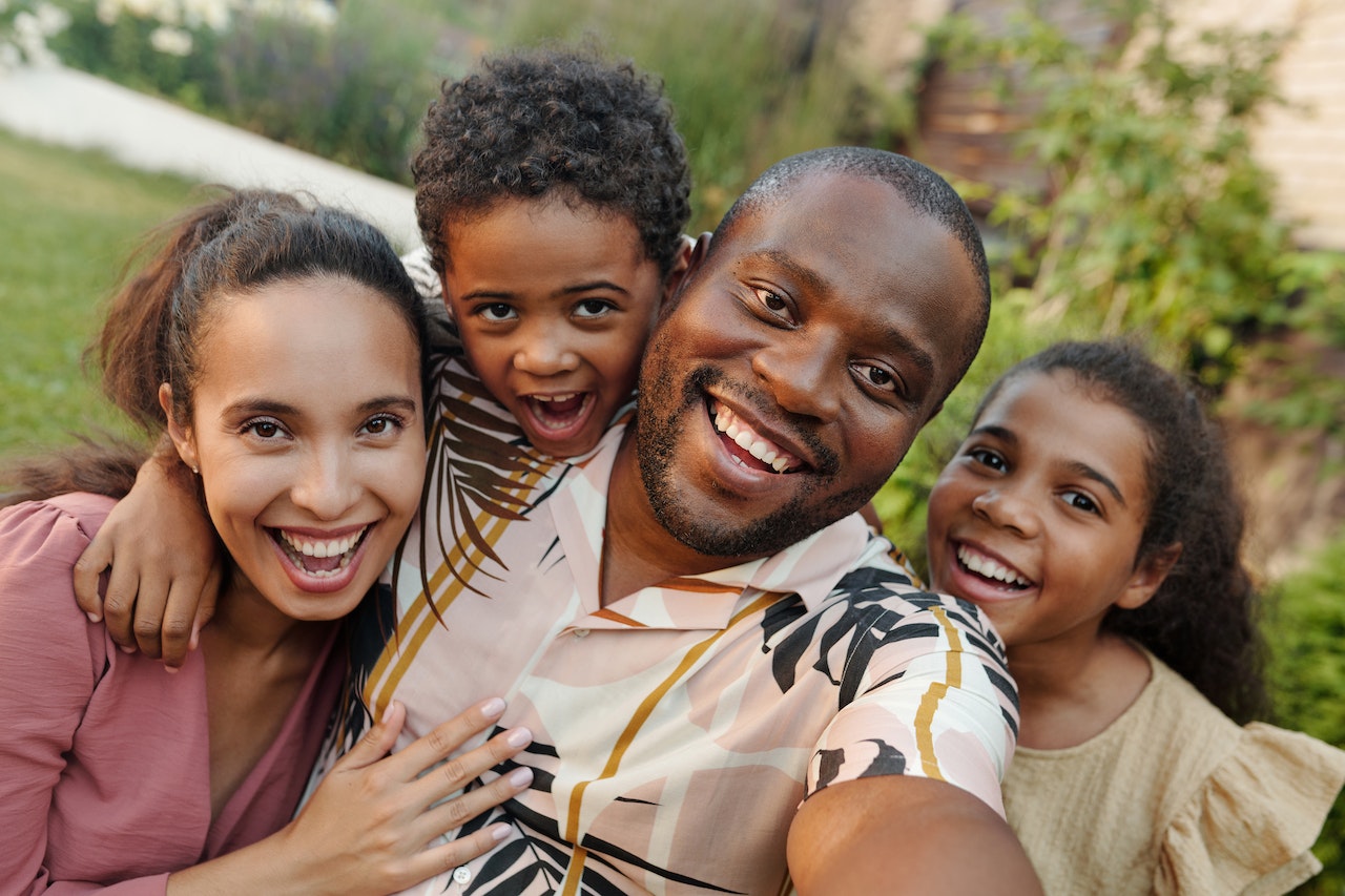Familia Latina Concepto Feliz Madre Latina Disfrutando Del Tiempo Con